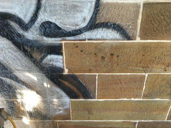 Graffiti-removals-on-sandstone